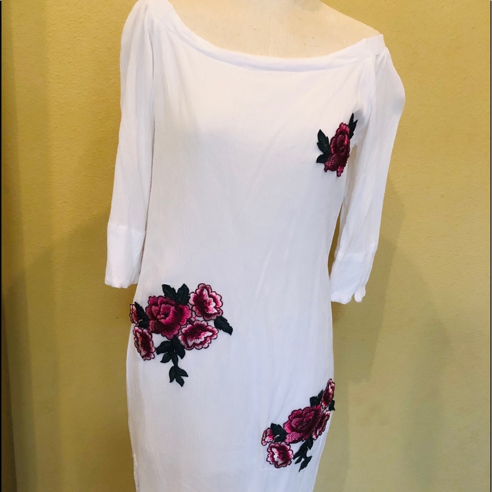 Song of Style white off shoulder dress M